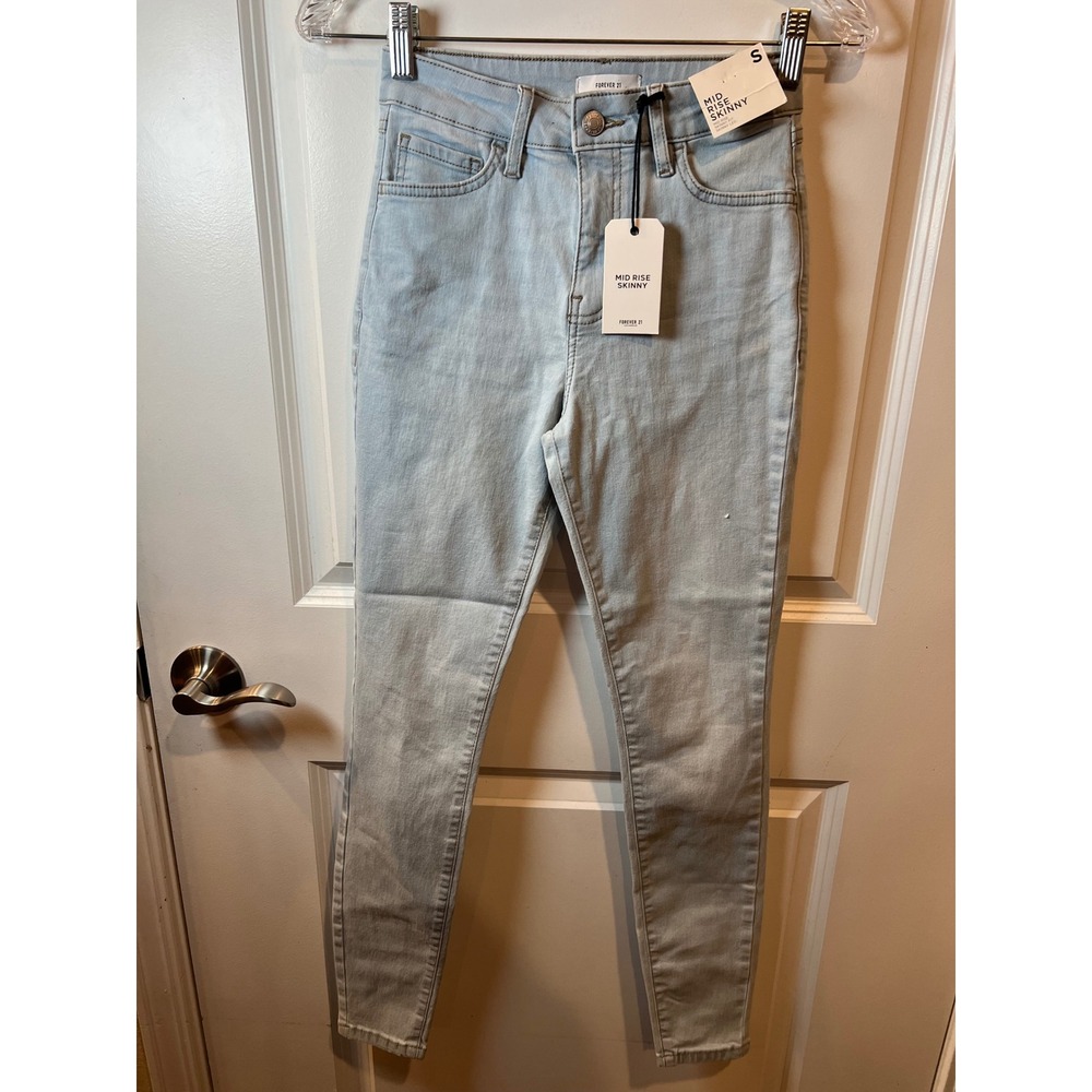 Forever 21 Womens Mid Rise Skinny Jeans Light Wash Blue Size S NWT